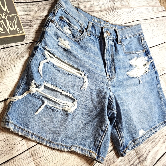 American Eagle Outfitters Pants - '90s boyfriend shorts! American Eagle